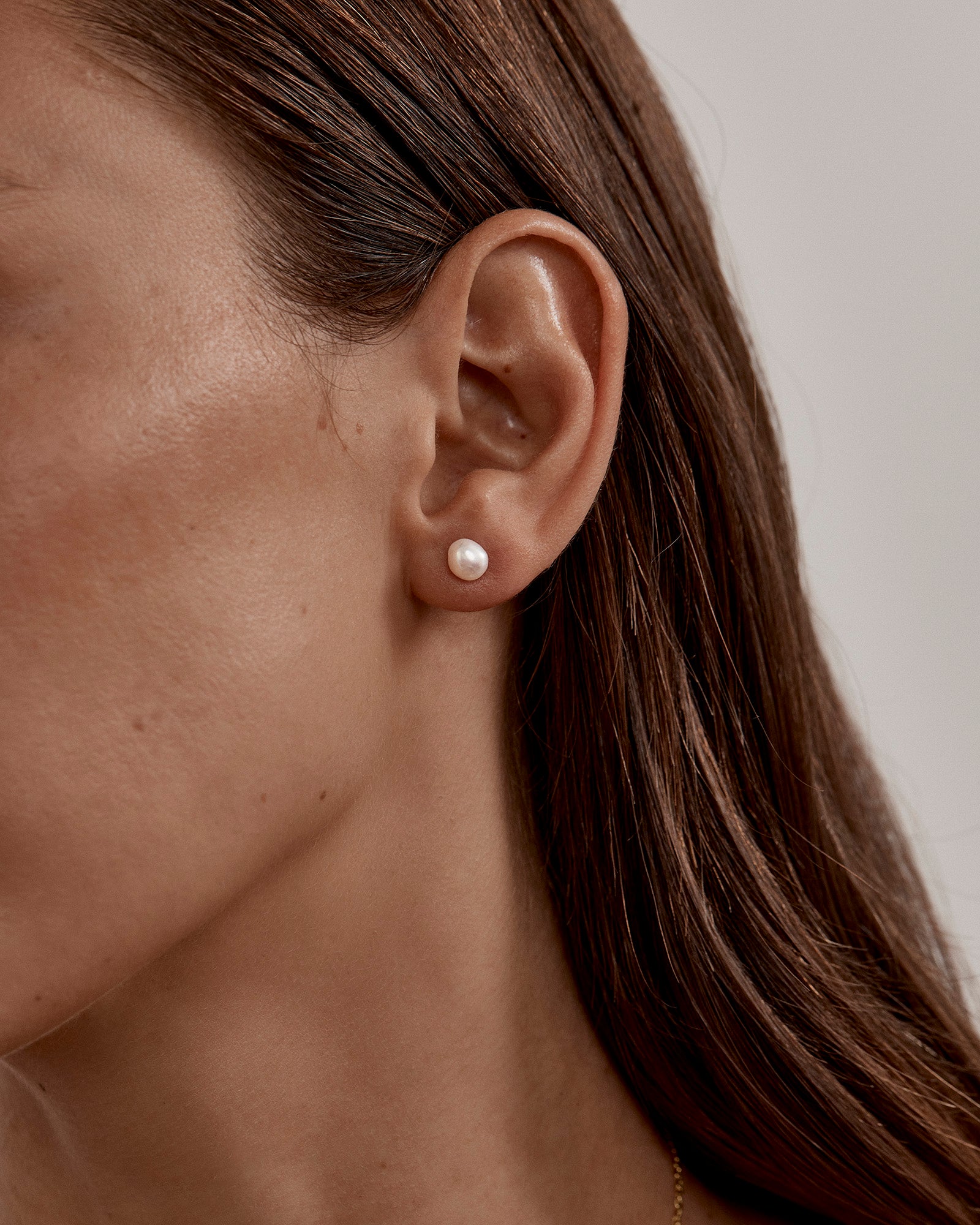 18k Gold Pearl Under the Moonlight Stud Earring