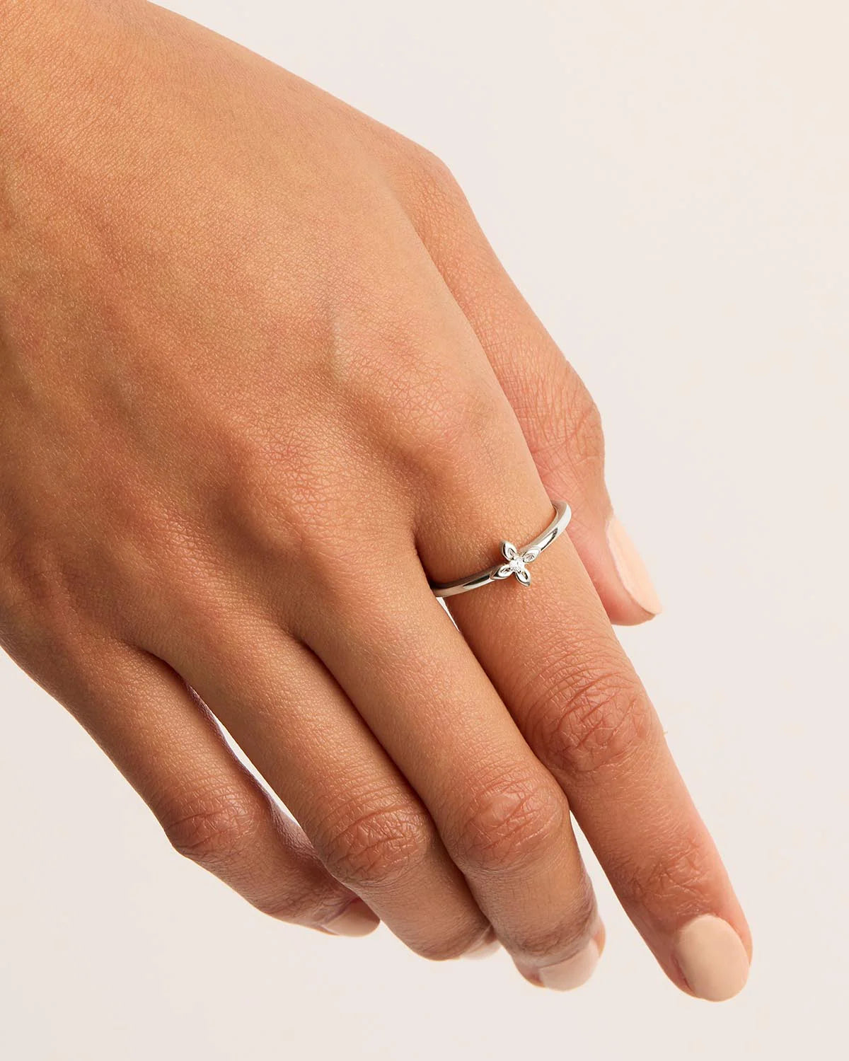 Live in Light Ring - Roma Gift & Gourmet