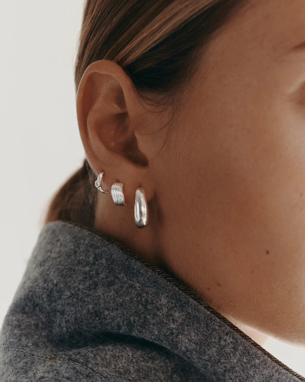 STILLNESS TOPAZ HOOPS (STERLING SILVER) - SET