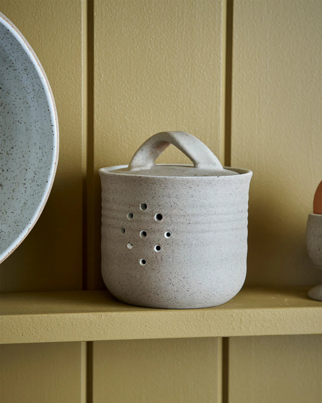 Garden to Table Garlic Canister - Roma Gift & Gourmet