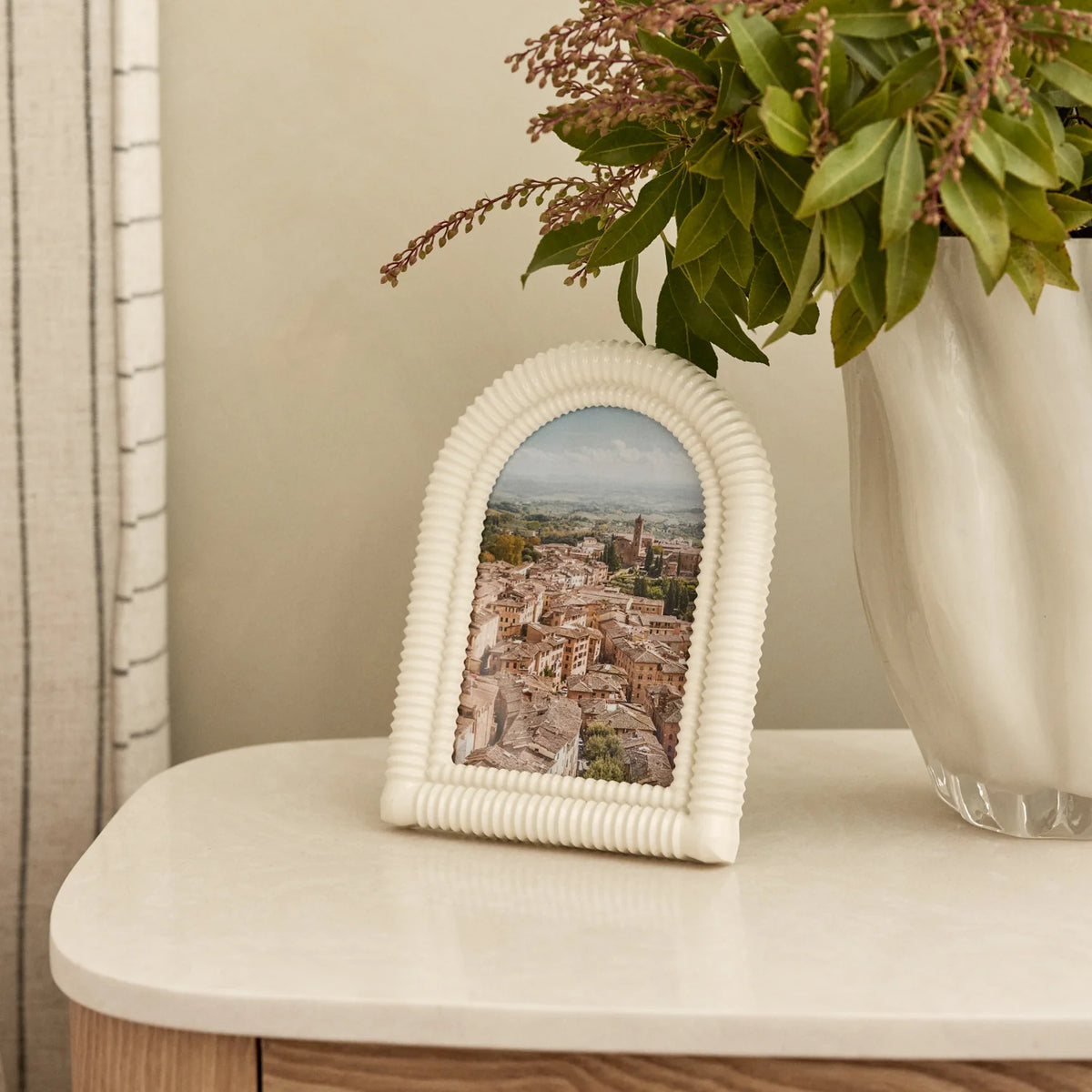 Arc Cream Photo Frame