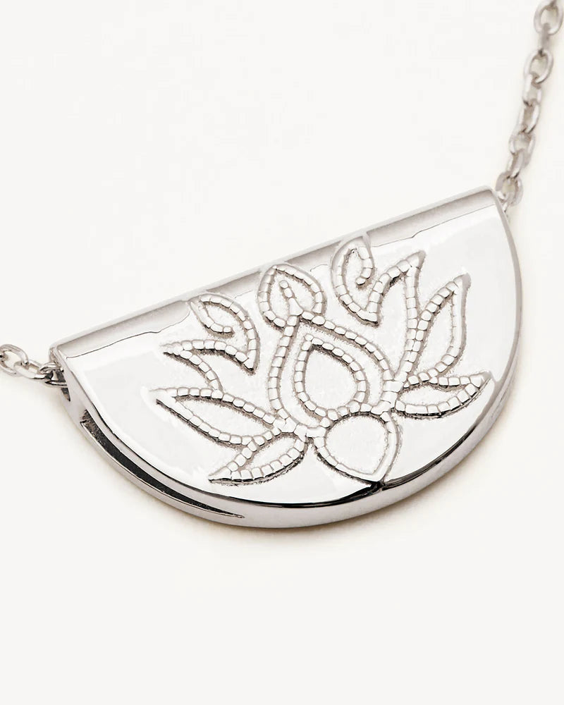 Silver Lotus Short Necklace - Roma Gift & Gourmet