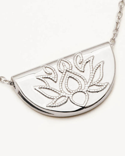 Silver Lotus Short Necklace - Roma Gift & Gourmet